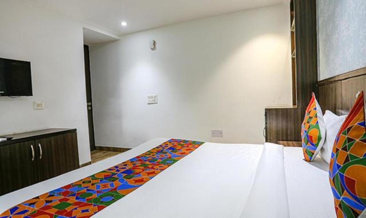 Fabexpress Rg Stay New Delhi Eksteriør billede